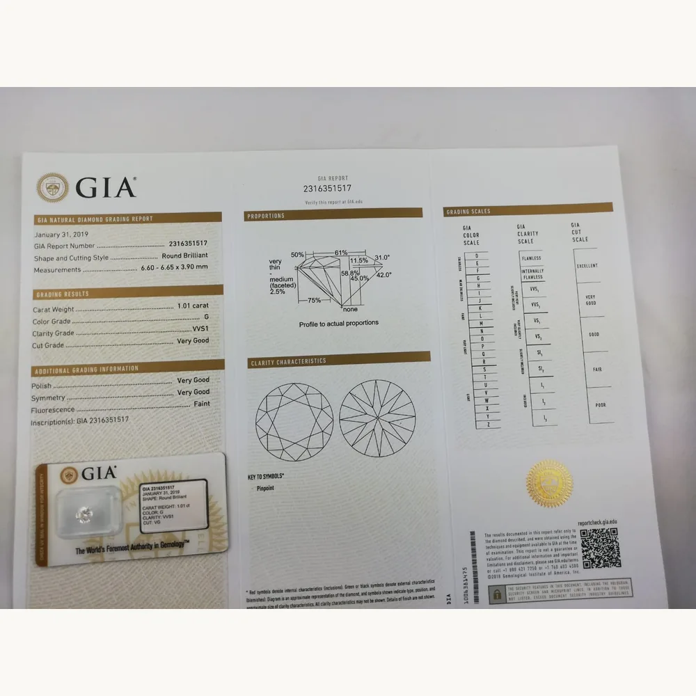 Diamant certifie GIA presente avec certificat - Marseille