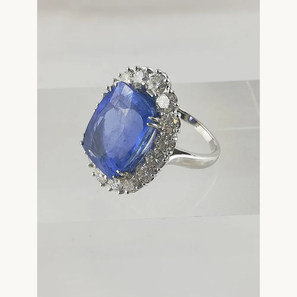 Bague saphir et diamants pour expertise de pierre precieuse - Marseille